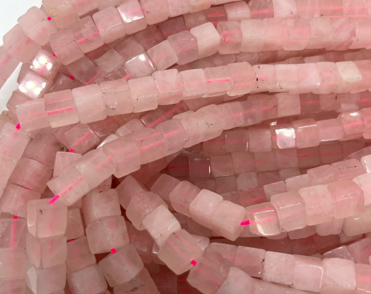 Бусины Кварц розовый мраморный форма кубик размер  8мм